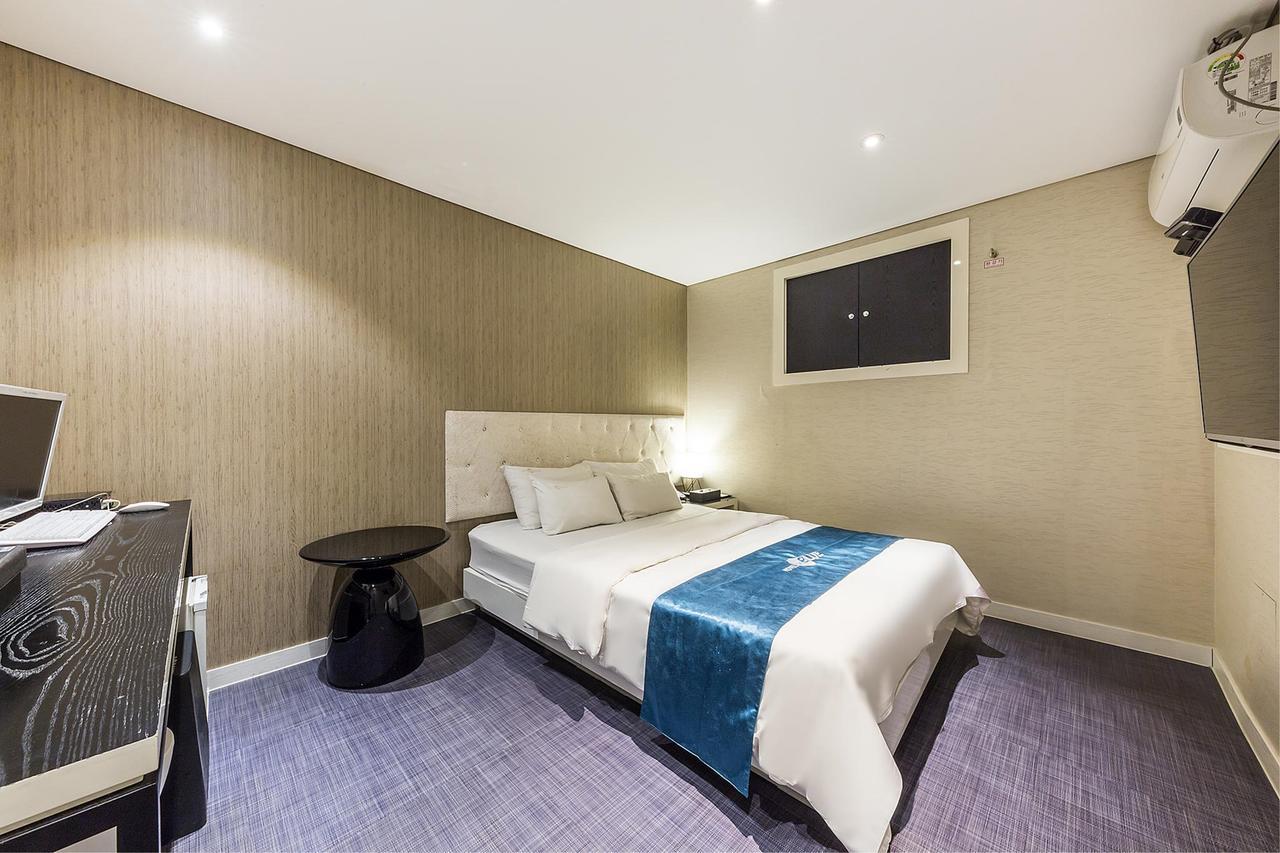 Cheonho Hotel The Blue Seoul Exterior photo