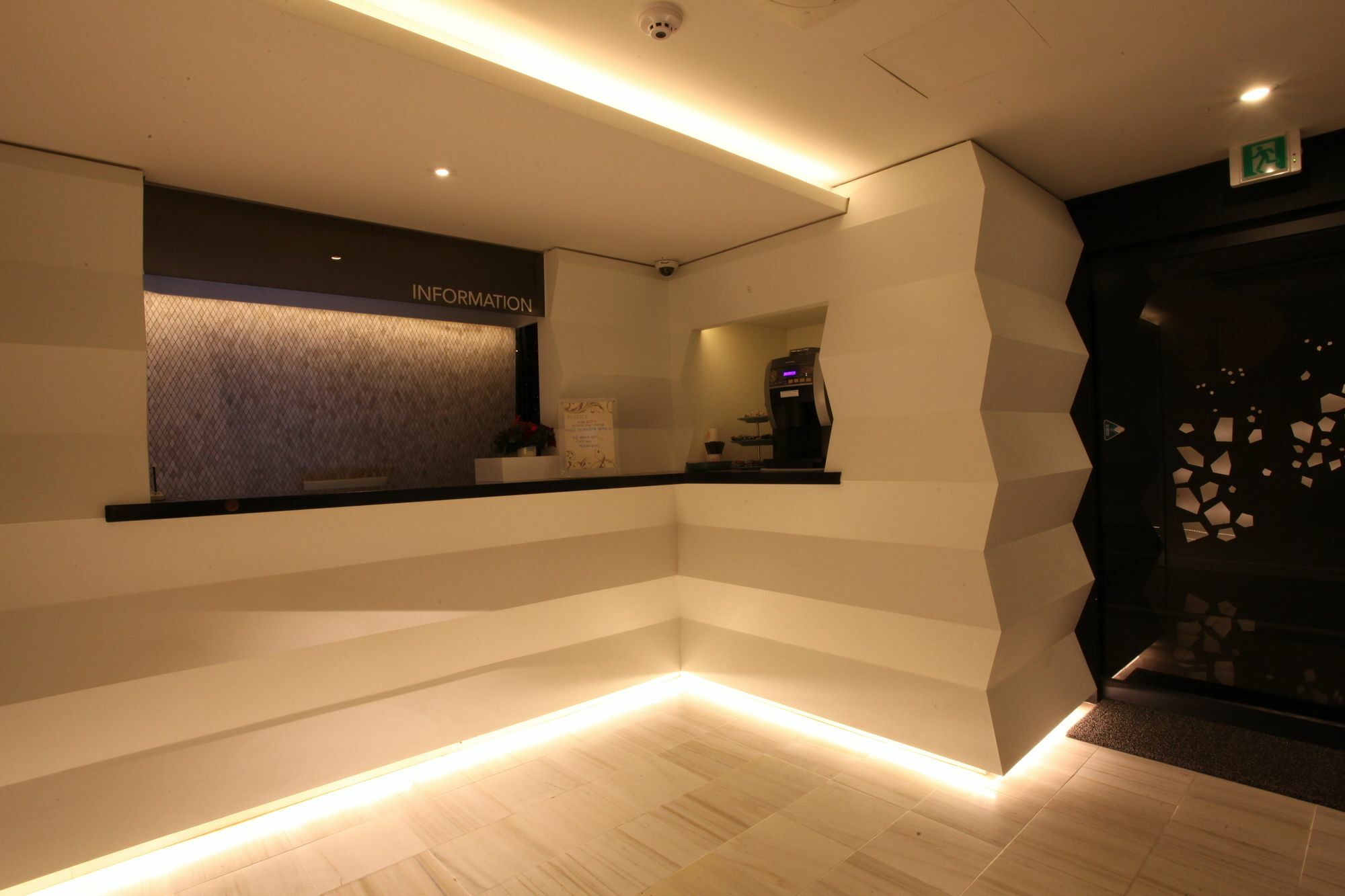 Cheonho Hotel The Blue Seoul Exterior photo